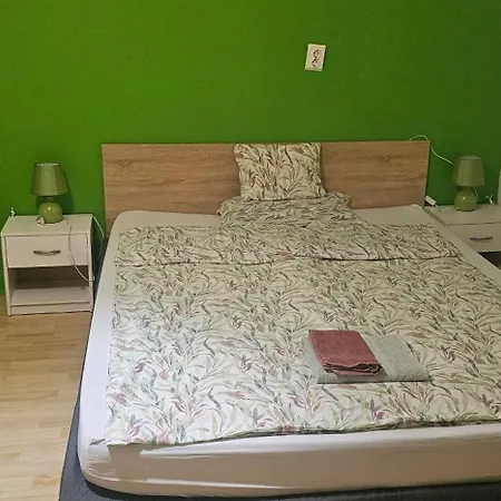 Zizi Apartment *